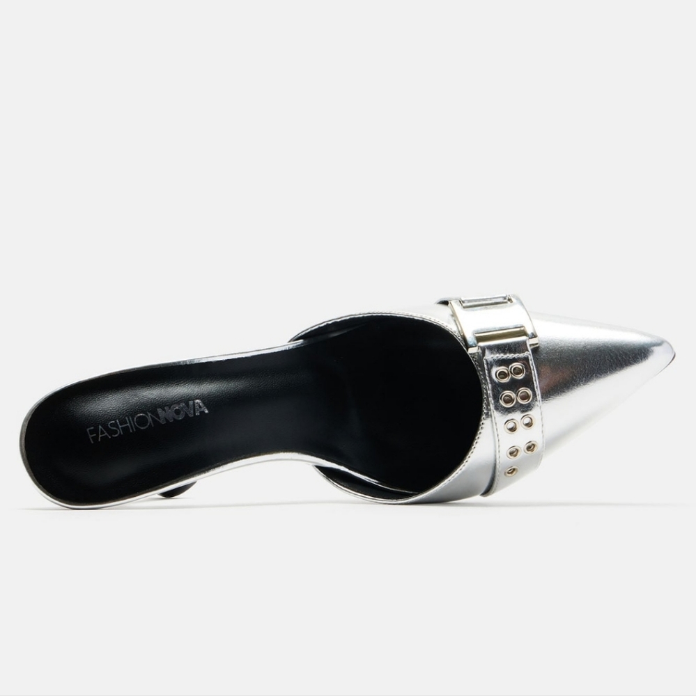 Silver Pumps- Size 9 - Picture 5 of 6